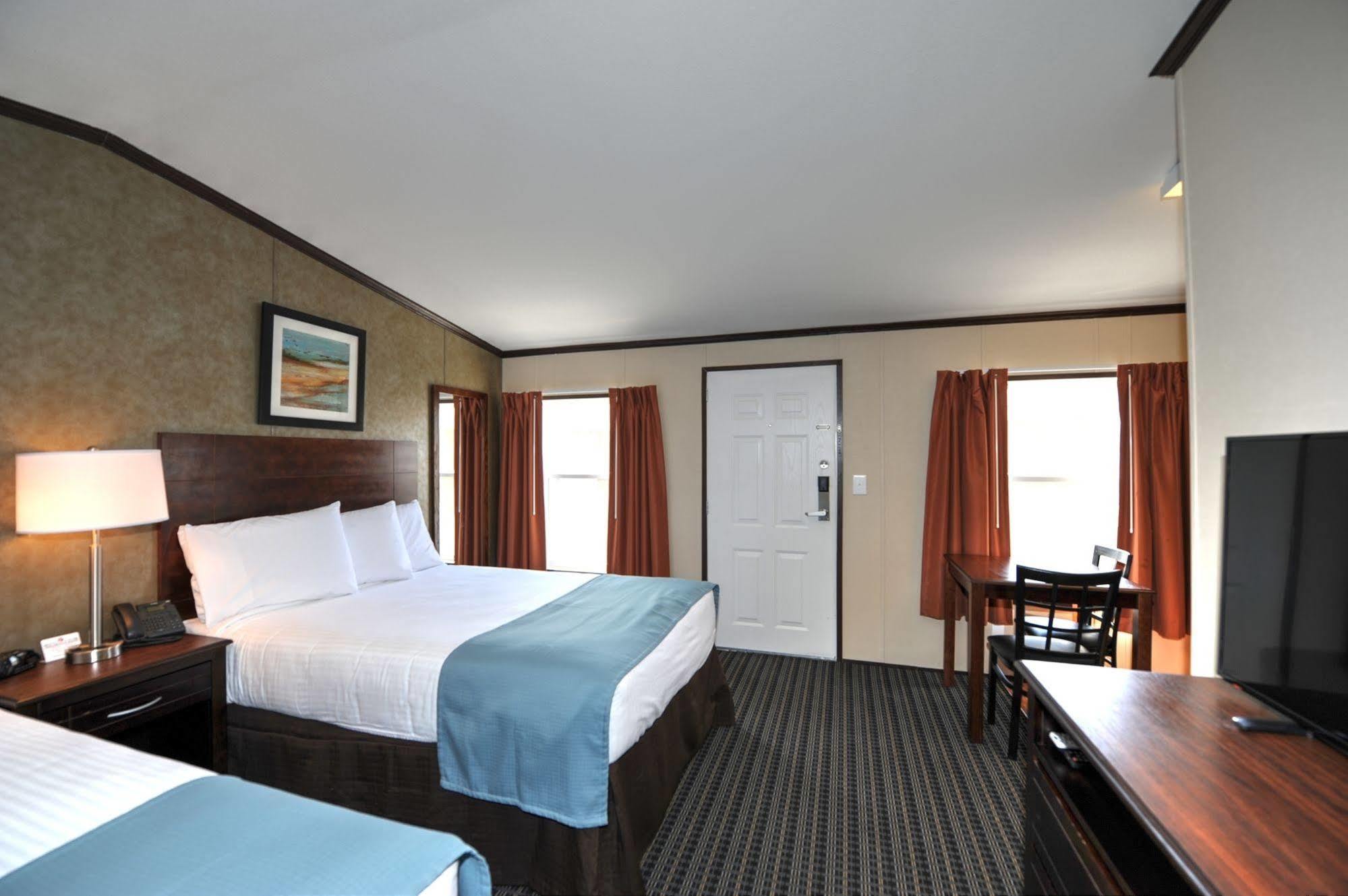 Instalodge Hotel And Suites Karnes City Exterior foto