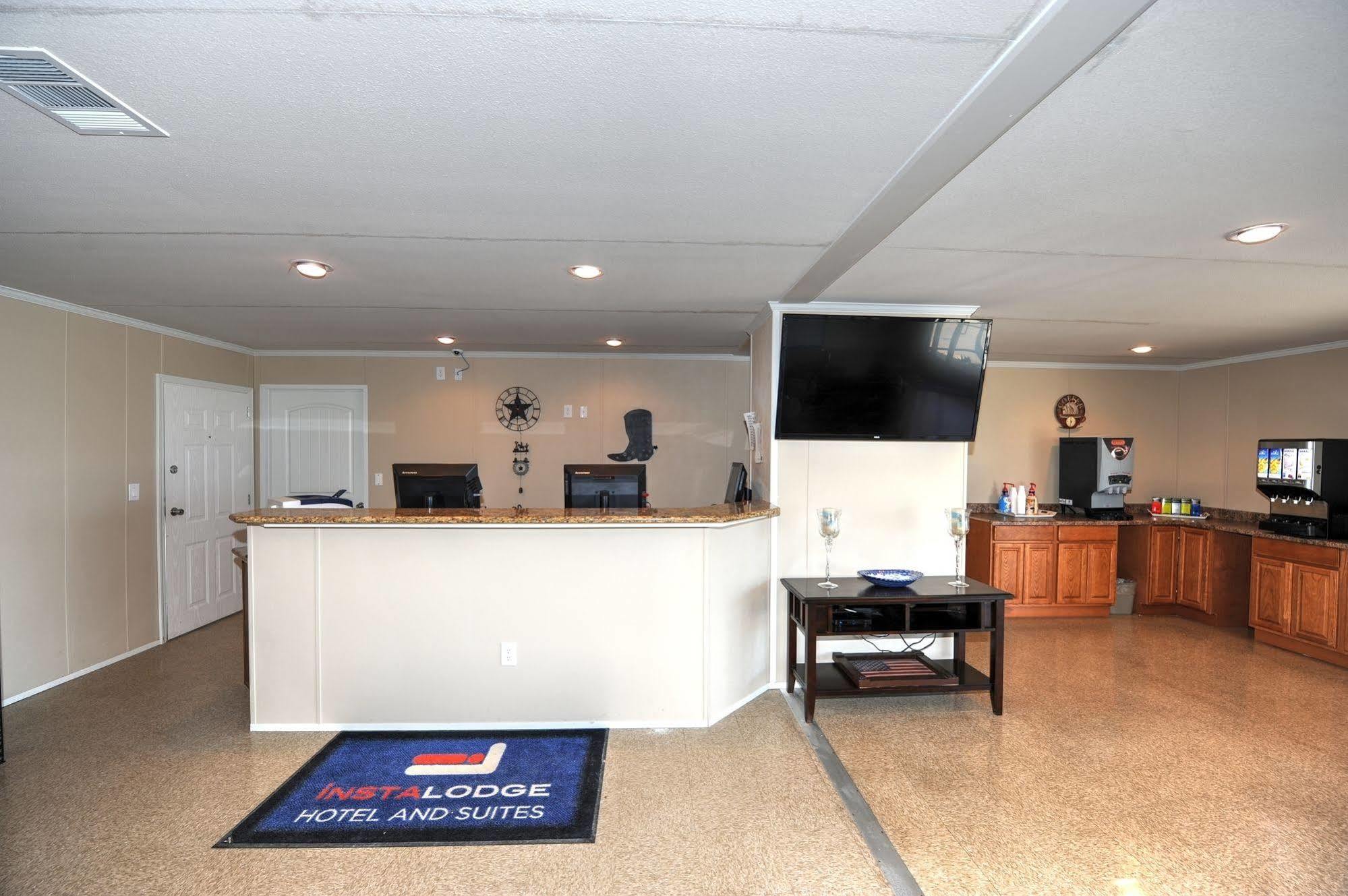 Instalodge Hotel And Suites Karnes City Exterior foto