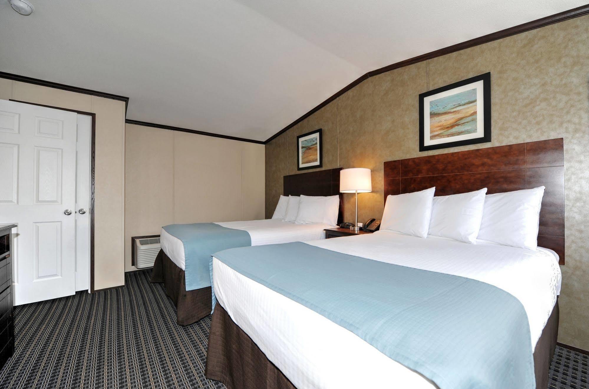 Instalodge Hotel And Suites Karnes City Exterior foto